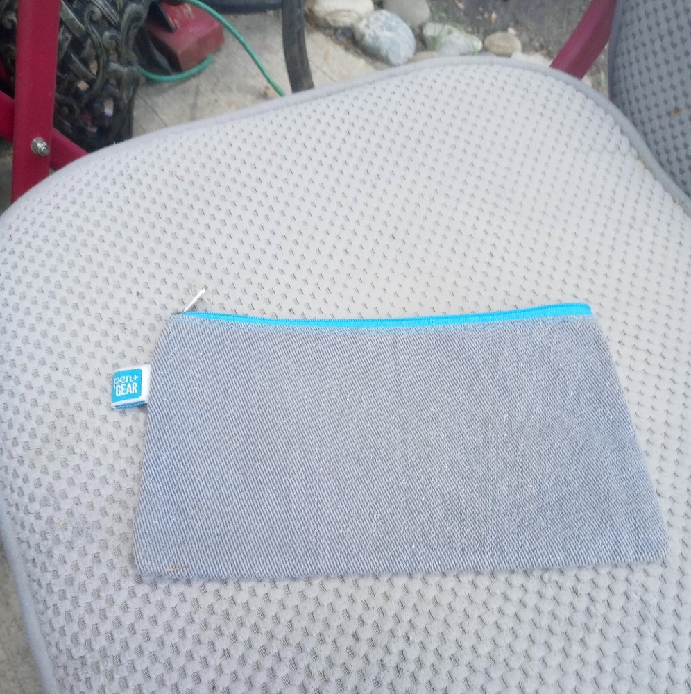 Pen & Gear Zipper Pouch.